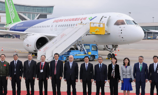 李家超：C919及ARJ21首次访港体现国家重视香港航空业