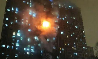 【视频】南京2·23火灾致15死 当局指是电动自行车停放处起火引发
