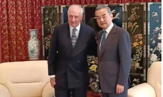【视频】王毅晤澳大利亚前总理基廷 称中澳利益交融应当追求合作共赢