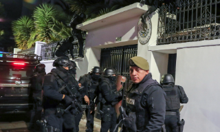 【视频】厄瓜多尔警方强闯墨西哥大使馆 墨西哥宣布与其断交