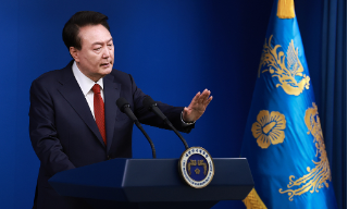 【视频】韩国民调：尹锡悦支持率降至21%   创最低纪录