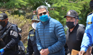 【视频】洪都拉斯前总统协助贩毒罪成 被美国法院判处45年监禁