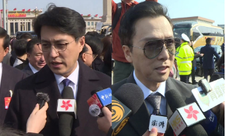 【视频】靳东：电影有它特有的叙事结构 拼盘不叫电影
