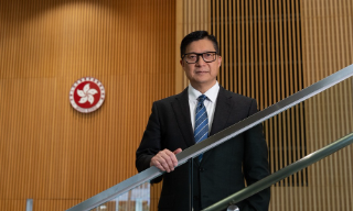【视频】邓炳强：香港仍面对软对抗等四项国安威胁 吁市民慎思明辨