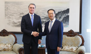 马朝旭晤美国新任驻华大使　冀美方同中方相向而行