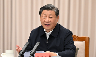 中共中央政治局召开会议 习近平主持会议