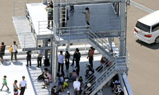 俄堪察加半岛东部8级以上强震引发海啸数人伤