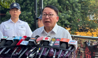 台风桦加沙袭港  陈国基吁市民勿...