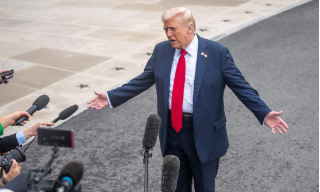 特朗普威胁普京：不停战就送乌“大杀器” 射程可覆盖莫斯科