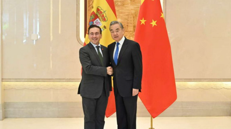 【视频】王毅：中国与西班牙可从长远角度和战略高度发展两国...